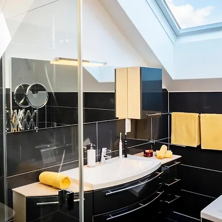 With Terrace And Garden Close To Vienna Villa *