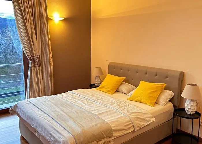 With Terrace And Garden Close To Vienna Villa *